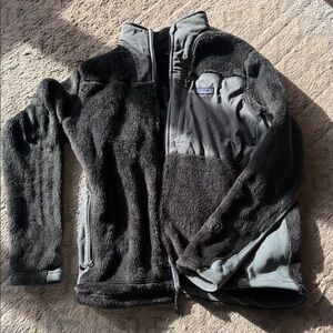 Patagonia Men’s Gray/Black Fleece Jacket